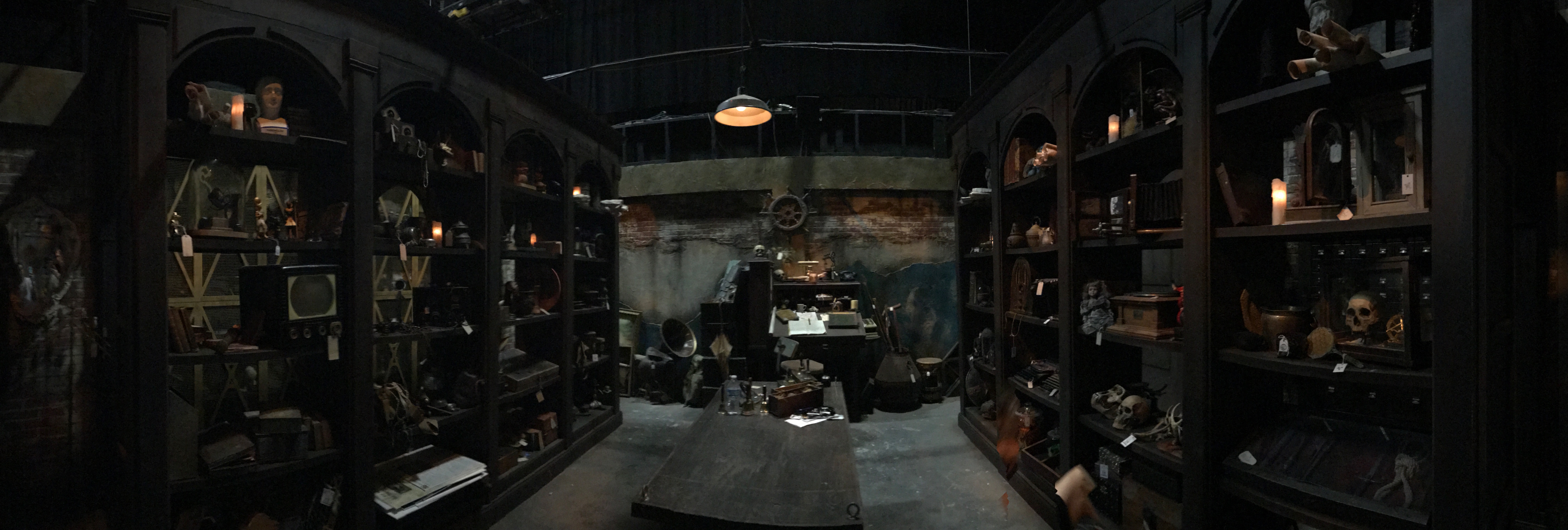 HHN 2016 Repository haunted house interior