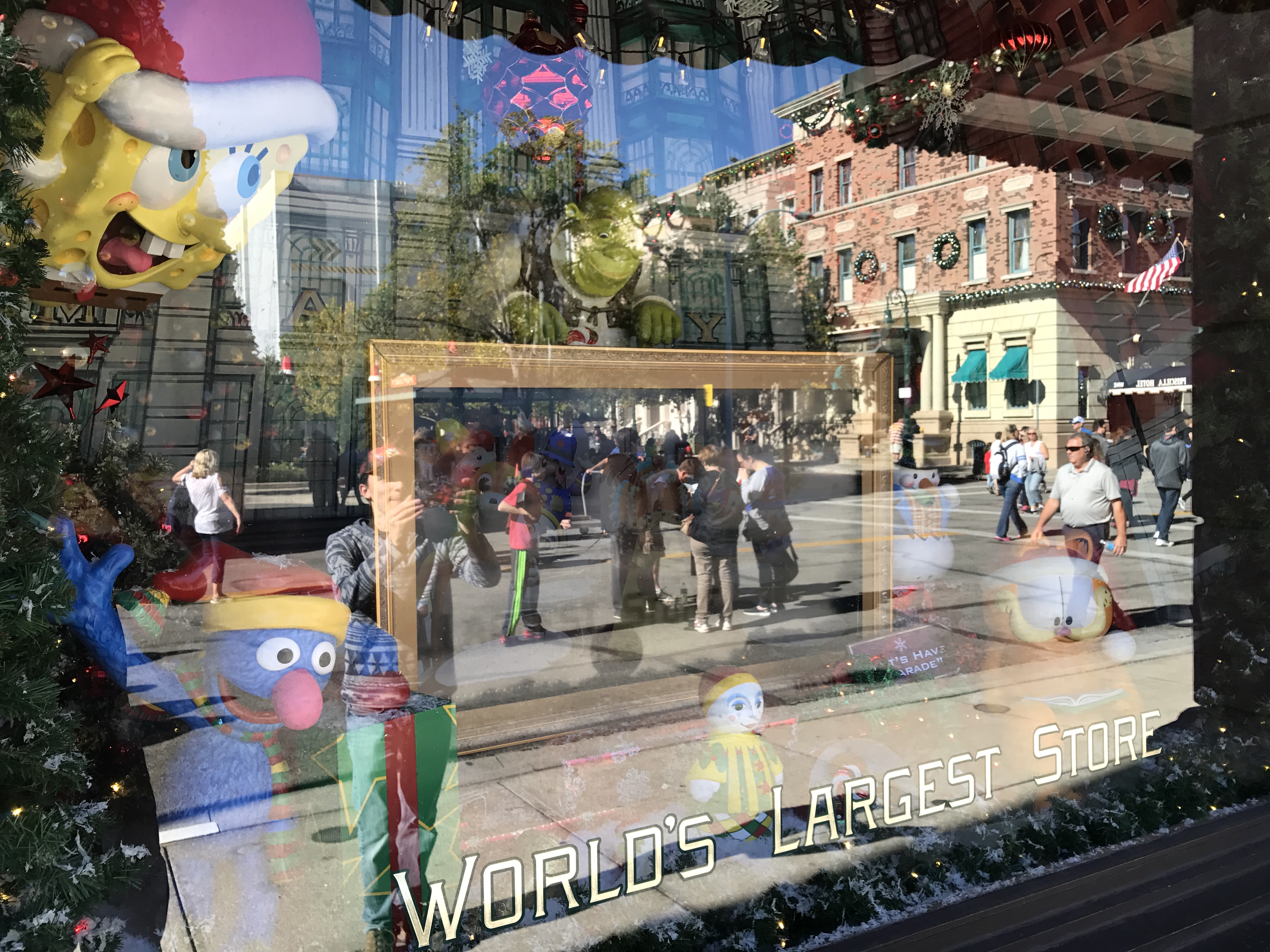 Universal Christmas 2016 Macy's window SpongeBob